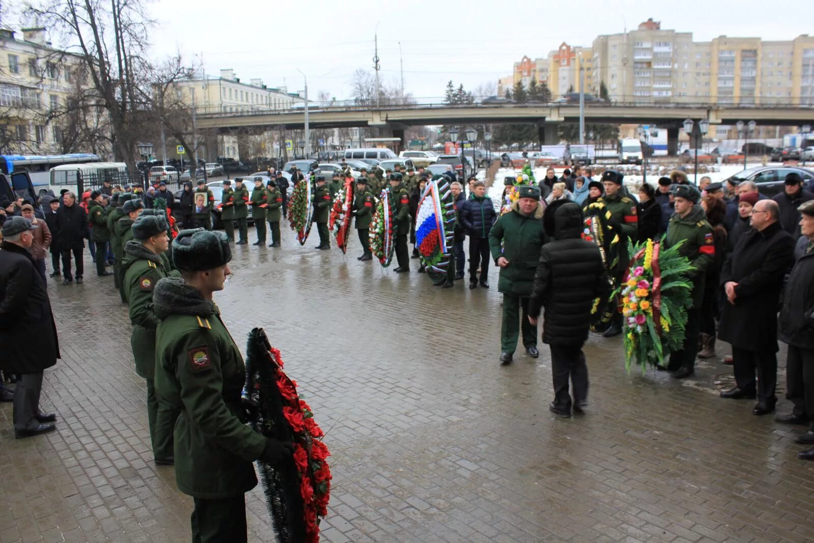 Аллея славы Пенза Новозападное. Аллея славы Новозападного кладбища Пенза. Новозападное кладбище Пенза. Кладбище в Пензе аллея славы. Прощание славы