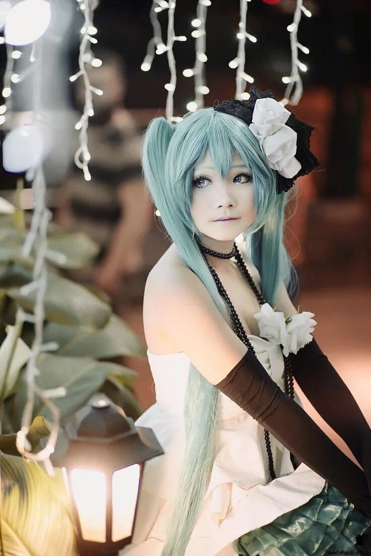 Hatsune miku cosplay. Хатсуне Мику косплей. Косплеер Мику. Hatsune Miku косплей.