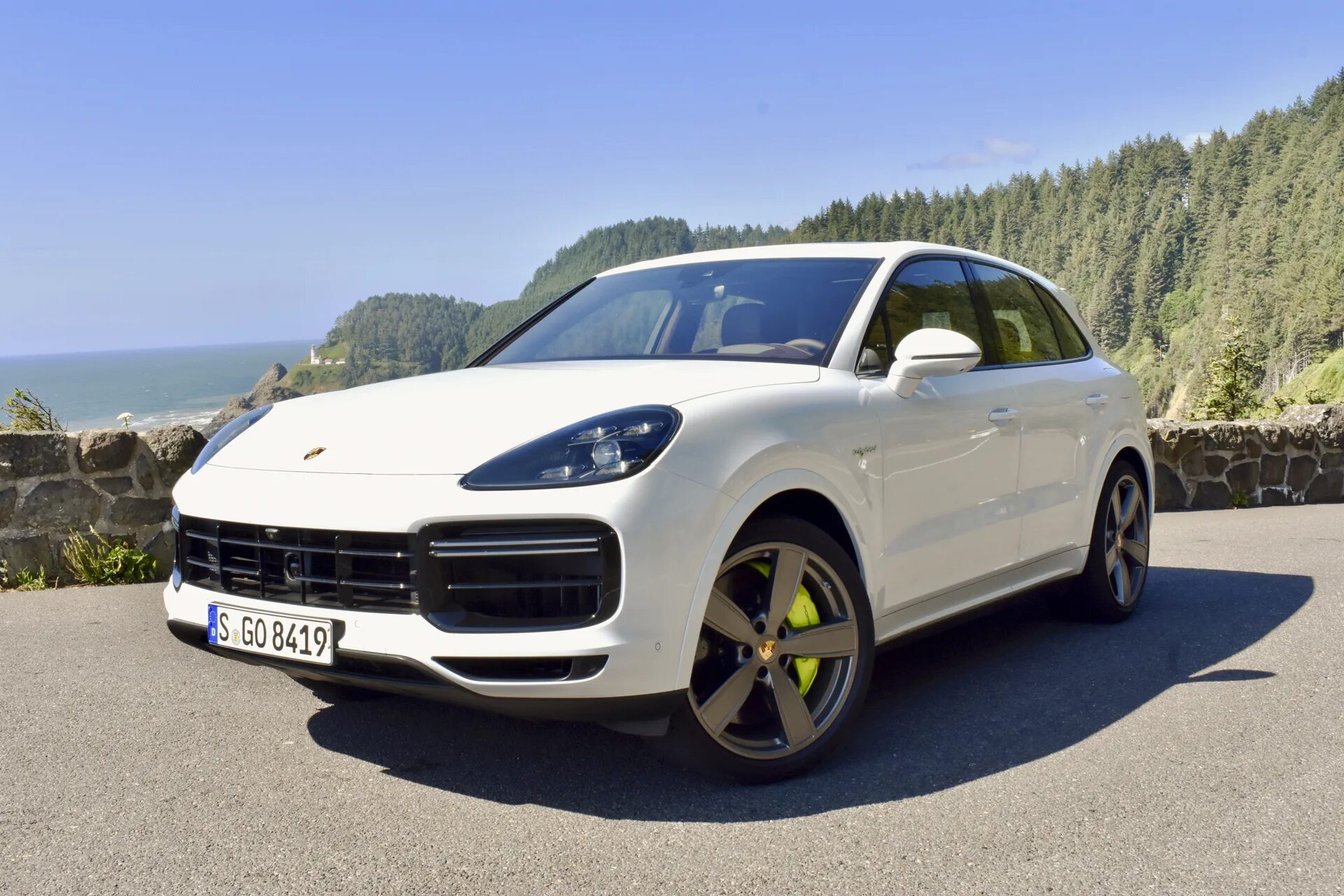 Cayenne hybrid. Porsche cayenne turbo s 2025. порше кайен турбо с 2025. porsche cayenne turbo s e-hybrid. porsche cayenne turbo s e-hybrid 2019.