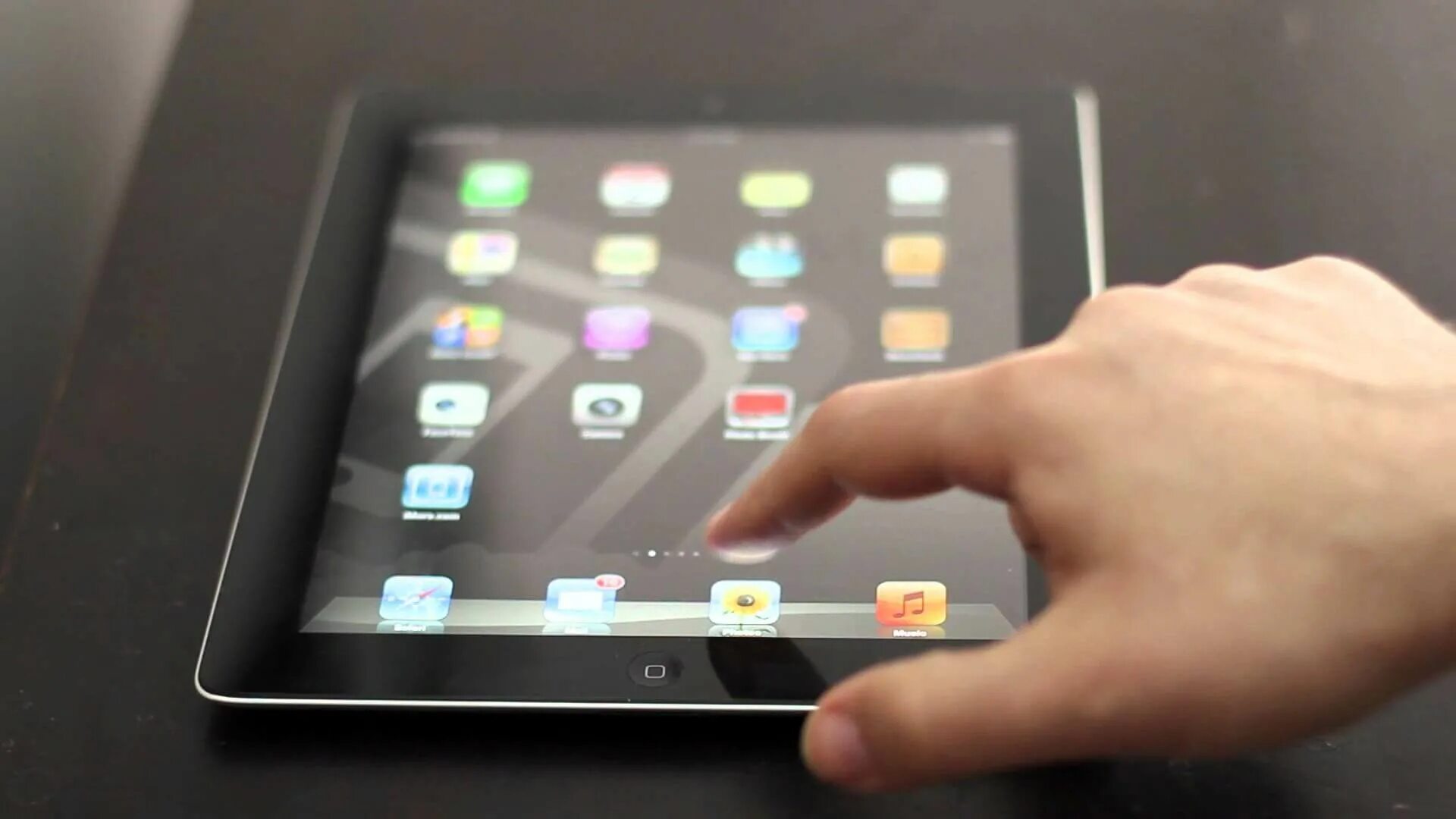 Светлее делаю экран. Скрин экрана айпад. ipad 2025 screen. планшет с кнопками. кнопочный планшет.
