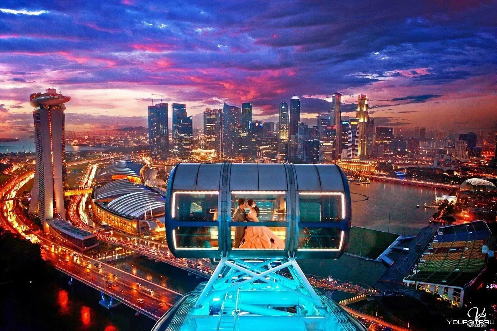 Singapore Flyer, Сингапур. Колесо обозрения (Singapore Flyer). Город Сингапур (Singapore City). Singapore Flyer, Сингапур (165 метров). Город мечты перевод