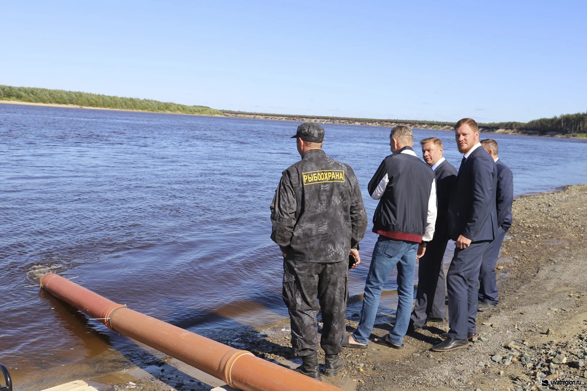 Уровень воды в иртыше уват сегодня. Иртыш Уватский район. Река Уват. Уват Ушаков. Выпуск осетров в Увате.