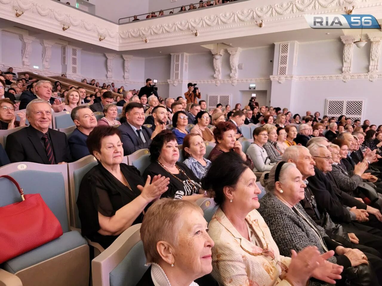 Оренбургская областная больница оренбург. Областная больница отпраздновали. Оренбургская областная клиническая больница на Аксакова. Празднование 150 летие Оренбургская областная клиническая больница. Оренбургская областная клиническая больница юбилей.