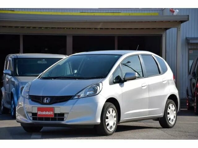 Фит 2012 год. Honda Fit 1.5 2012. Honda Fit 2012. Хонда фит 2012г. Honda Fit 2012 белый цвет бензин японский.