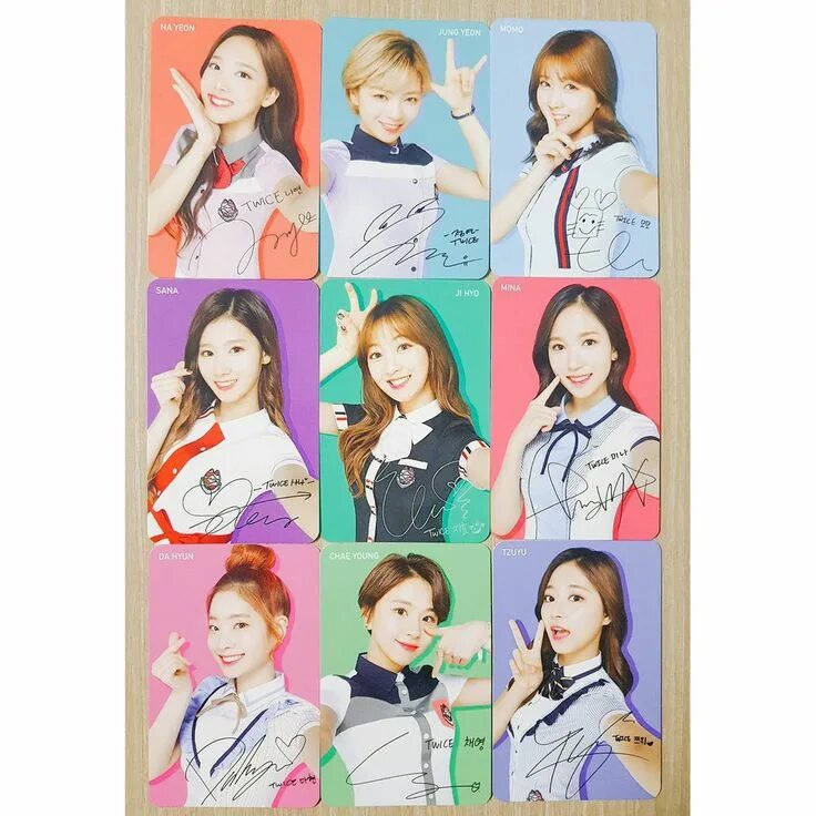 Карты twice. Карточки кпоп твайс. дахен твайс карты. твайс локуми. наён твайс 2025.