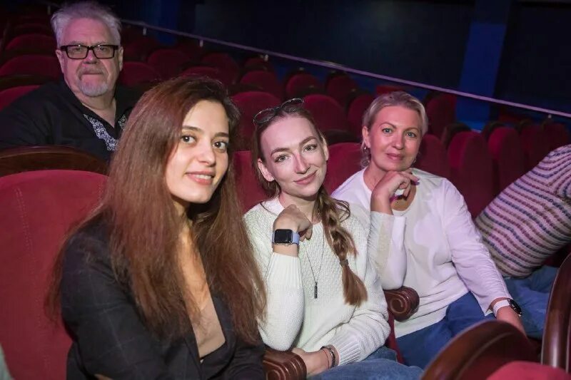 Театр роста в царицыно зал. Царицыно театр юного. Московский областной театр юного зрителя зрительный зал. Московский областной театр юного зрителя зрительный зал. Театр могтюз царицыно.