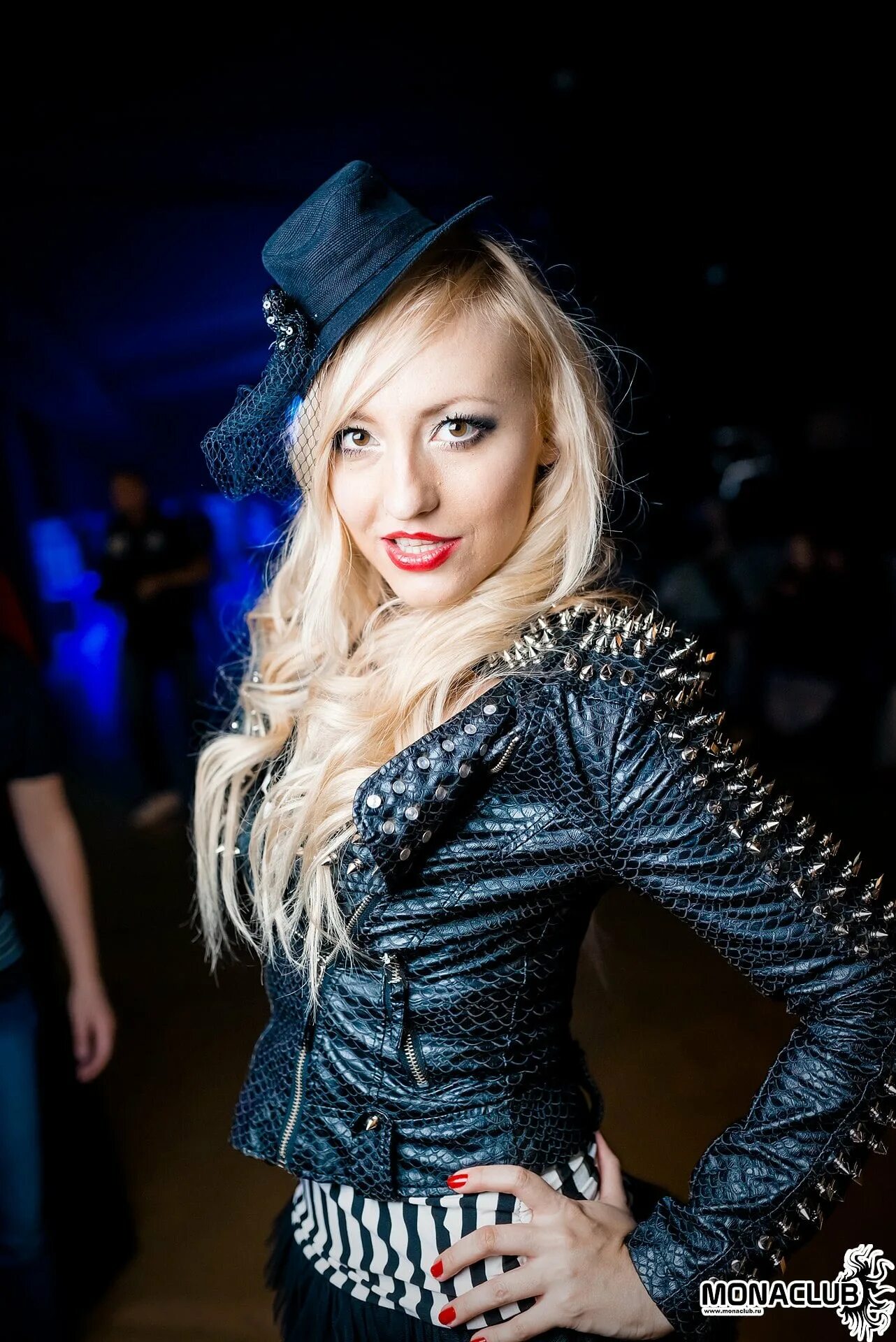 Ксения сидорина. Игра шоппинг леди фортуна. Ladies f. Элизиум family: lady-f/лампасы. Ladies f.