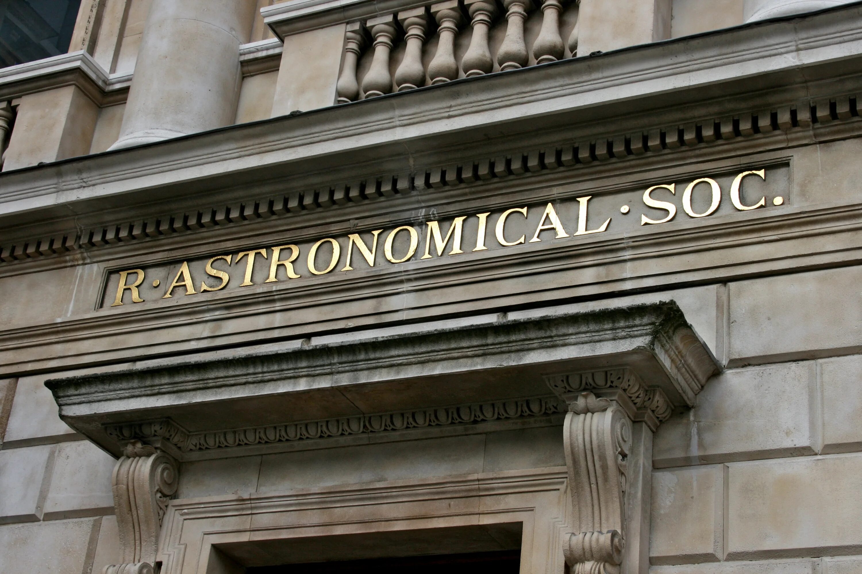 Королевское астрономическое общество. Королевское общество (Royal Society). В Англии основано Королевское астрономическое общество. Лондонское Королевское общество. Royal society
