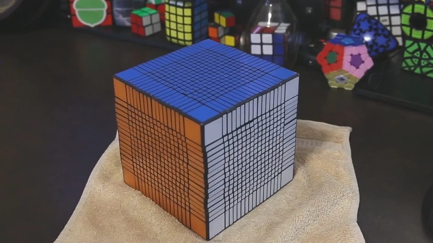 Куб купить в туле. Rubiks Cube 17x17. Кубик Рубика 17 на 17. Yuxin 17x17x17. Кубик Рубика 33x33x33.