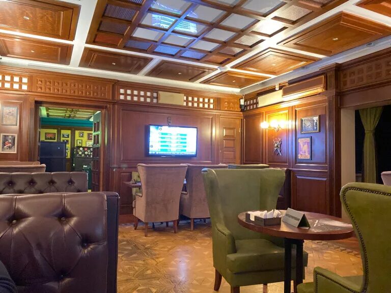 Новый уренгой бар. Кафе уренгой. Диккенс паб уренгой. Кафе черемушки новый уренгой. Паб новый уренгой.