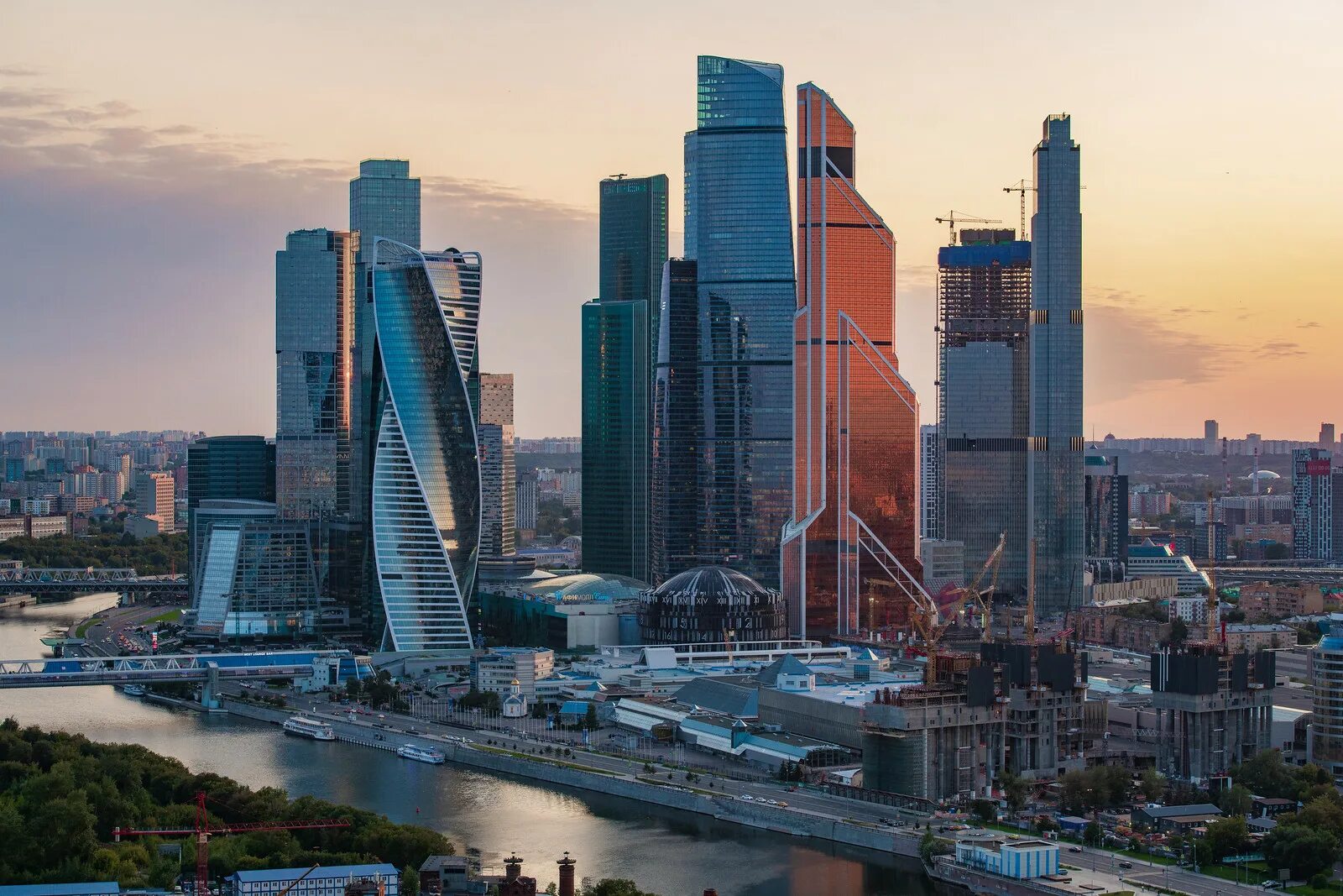 Москоу Сити башни. Здания Москоу Сити. Moscow Towers Москва Сити. Москов Сити башня Санкт Петербург. Южный сити москва