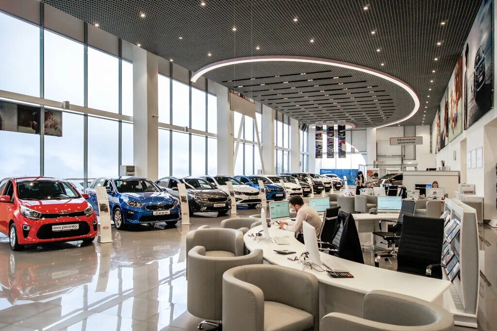 Car dealership. БЦР-Моторс Нижний Новгород. Автосалон. Машины в автосалоне. Авесалон.