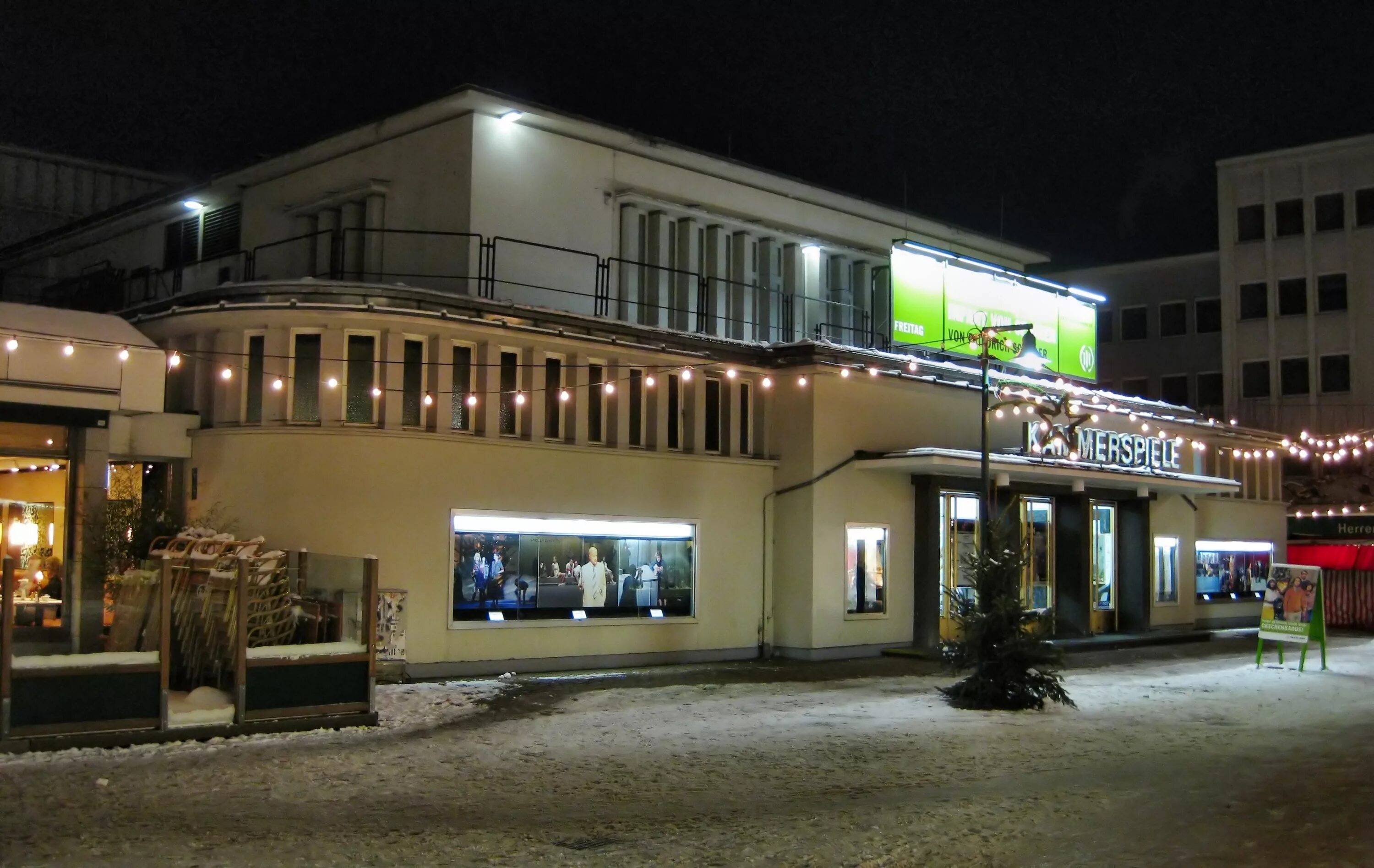 Bad theater. Schauspielhaus Bad Godesberg БАД-Годесберг. Городской театр Бонн. Избирательный дворец Бонн. Опера в Бонне.