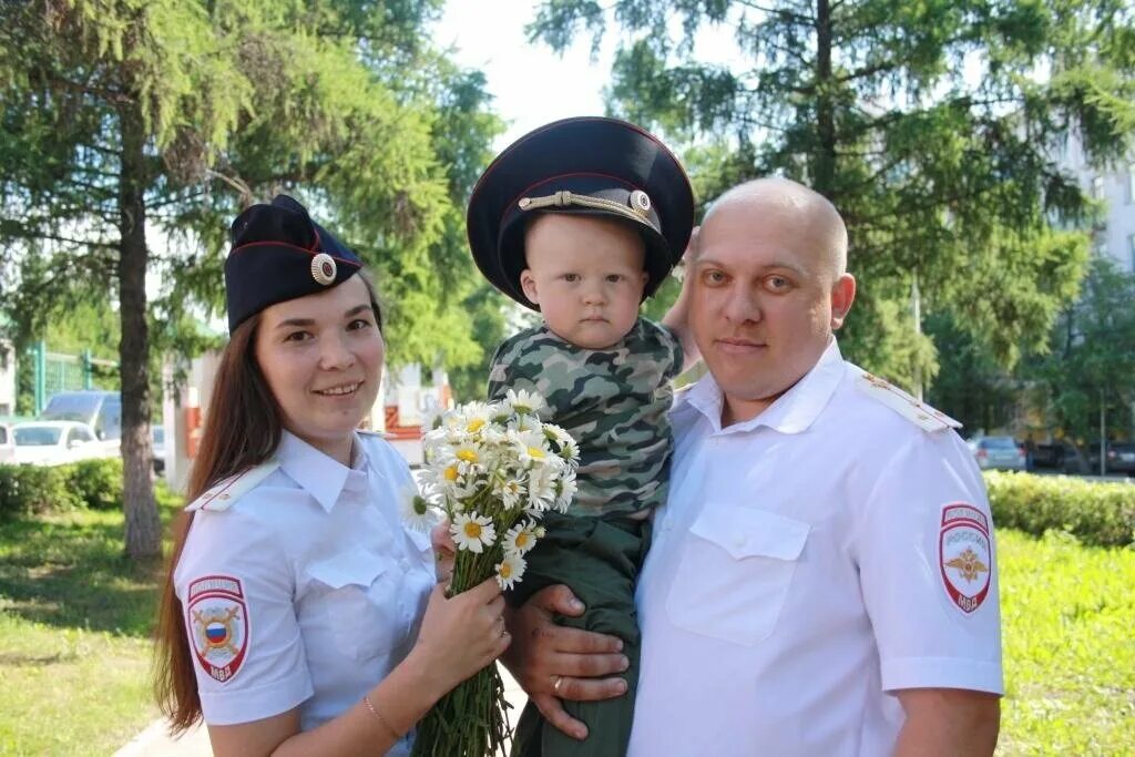 Полиция прокопьевск. Полиция Кузбасса. Татьяна Козлова милиционер. Майор полиции г Прокопьевска. Семья Мосиных Маер.