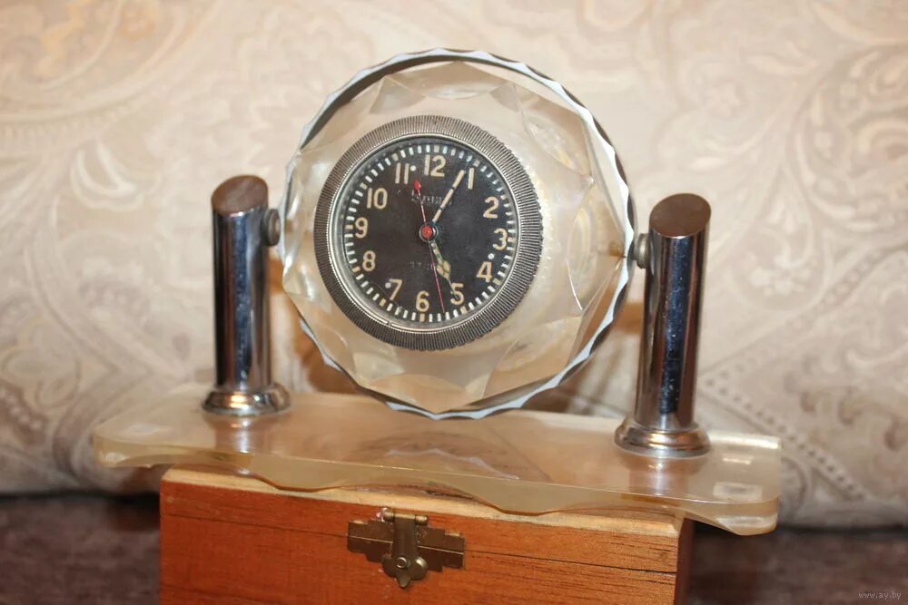 Танковых часов. Танковых часов. Танковые часы ччз молния. Часы механические 119чс-м3. Часы танковые ччз подставка.