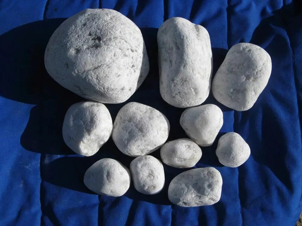 Купить камень валберис. Камень кварц для бани. Белый кварц. Белый кварц камень. Камни для бани нефрит.