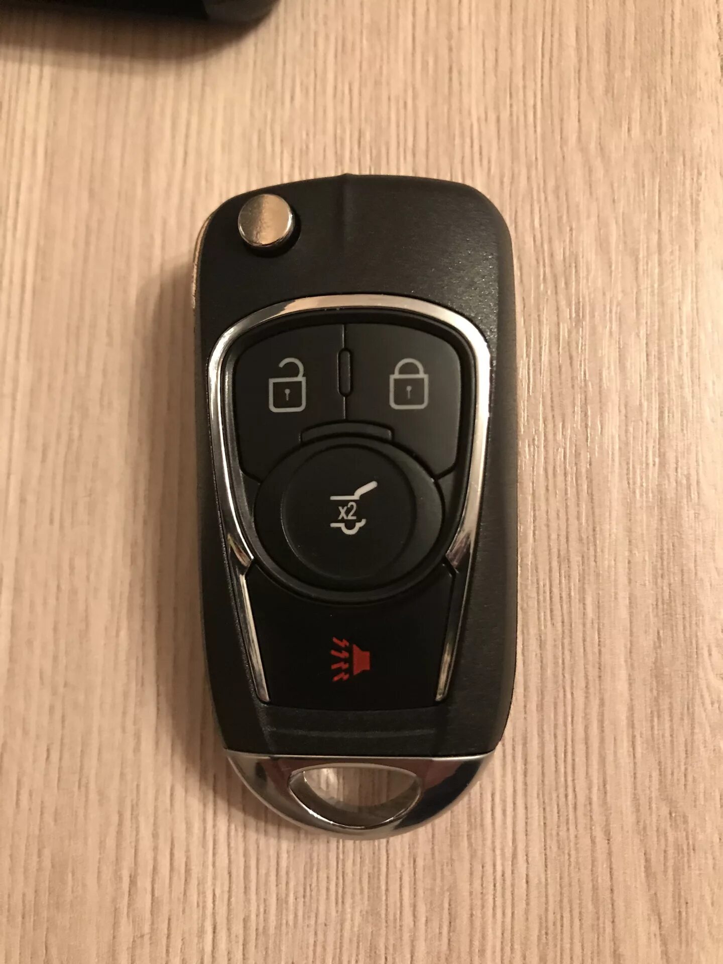 Ключ опель инсигния. Opel insignia 2014 ключ. Опель мокка ключ зажигания. Смарт ключ опель инсигния. Ключи от опель инсигния.