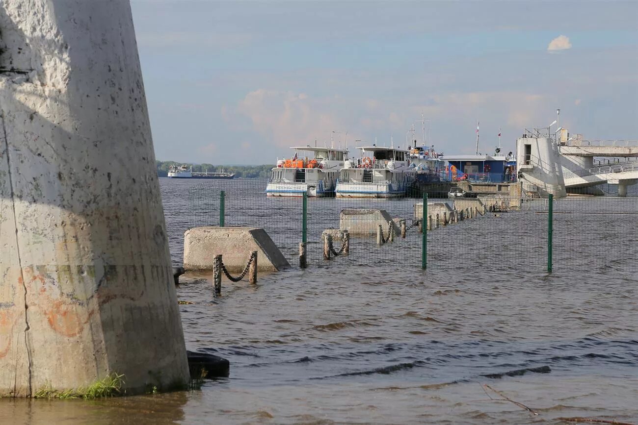 Вода Волга Самара. Прилив Волги. Волга у Самары уровень воды в реке фото. Уровень воды в Волге около Самары. Уровень воды в волге казань на сегодня