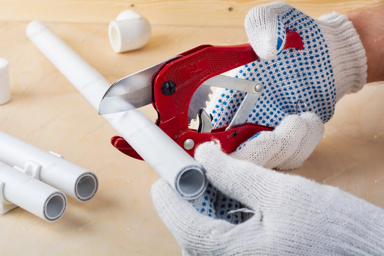 Режем трубы пвх. Pvc pipe cutter. декорировать полипропиленовые трубы. резка пластиковых труб. cutting pvc pipe.