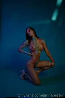 1365x2048_6909eadbfa8586016e506ce93ea06e85.jpg Bunkr 