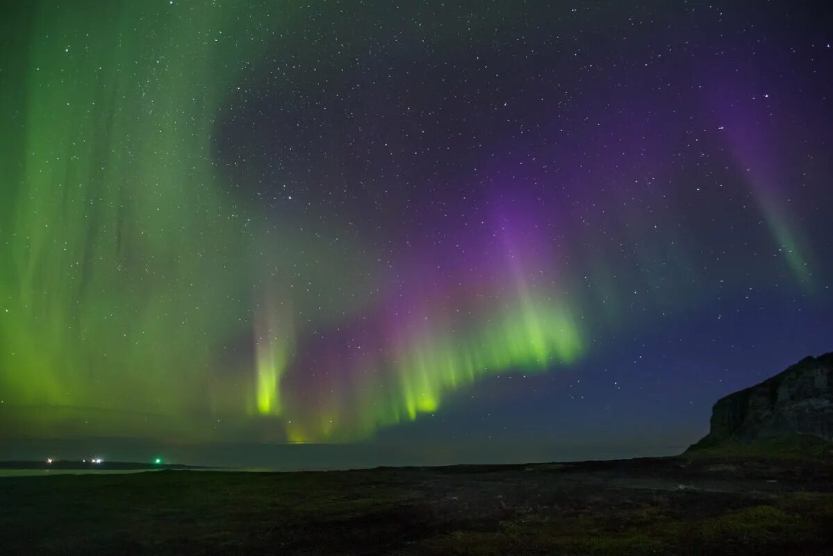 Color: aurora green. солнечный ветер это в астрономии. солнечный поток. плазма солнечного ветра. опасность солнечного ветра.