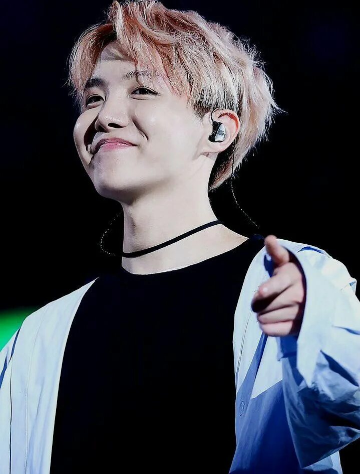Хосок из bts. Хисок бтс. джей хоуп бтс. хасок бтс. хосок bts.