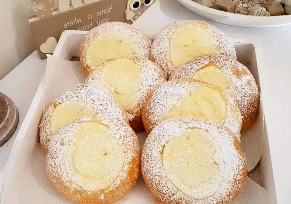 Налитушка с сыром. Ватрушка со сметаной. Ватрушка в ссср. Ватрушка булочка. Ватрушка со сметаной рецепт.