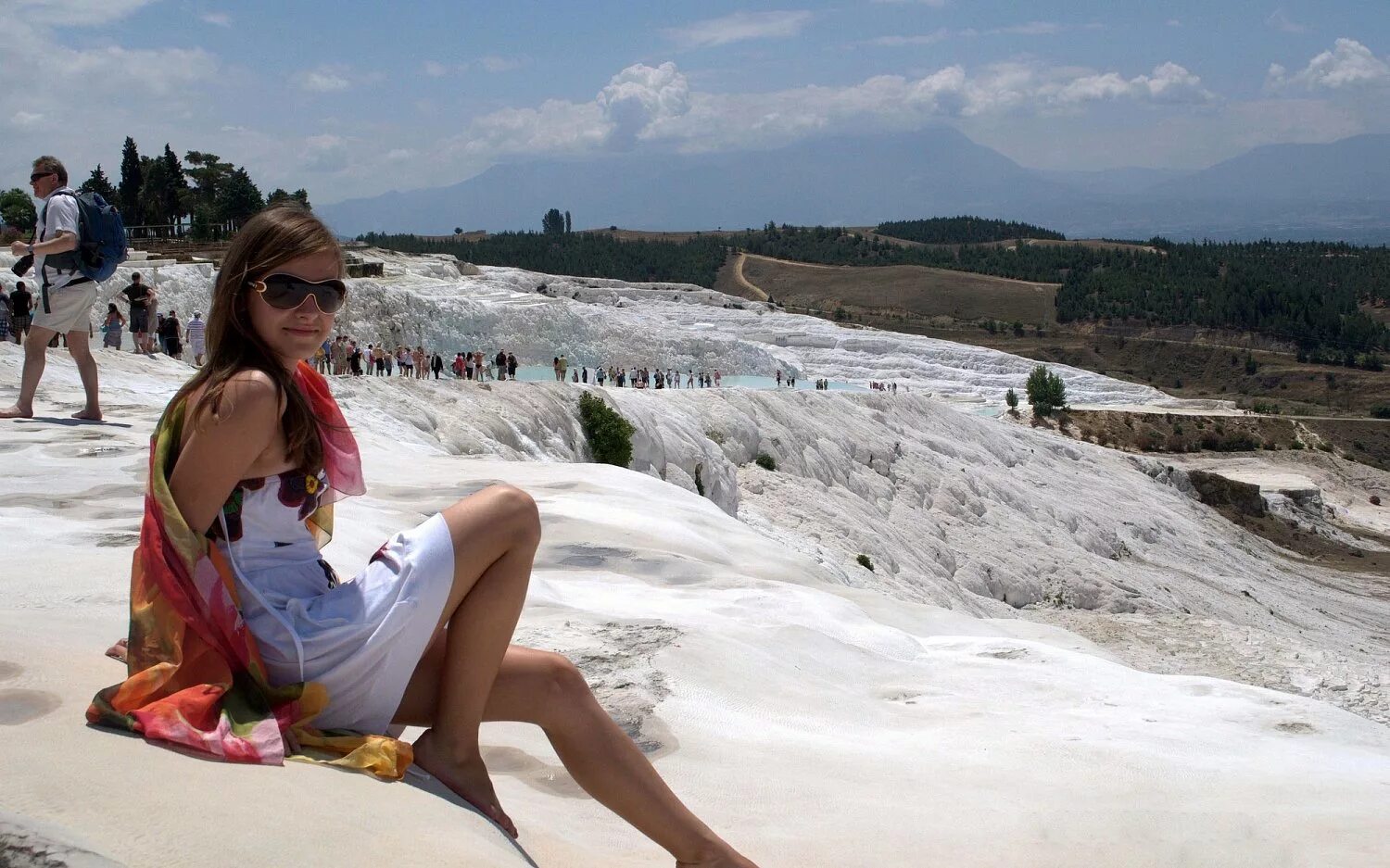 женщина на отдыхе. аделина переверзева. незамужние женщины за 40. мужчина и женщина отдыхают. фото на море девушки.