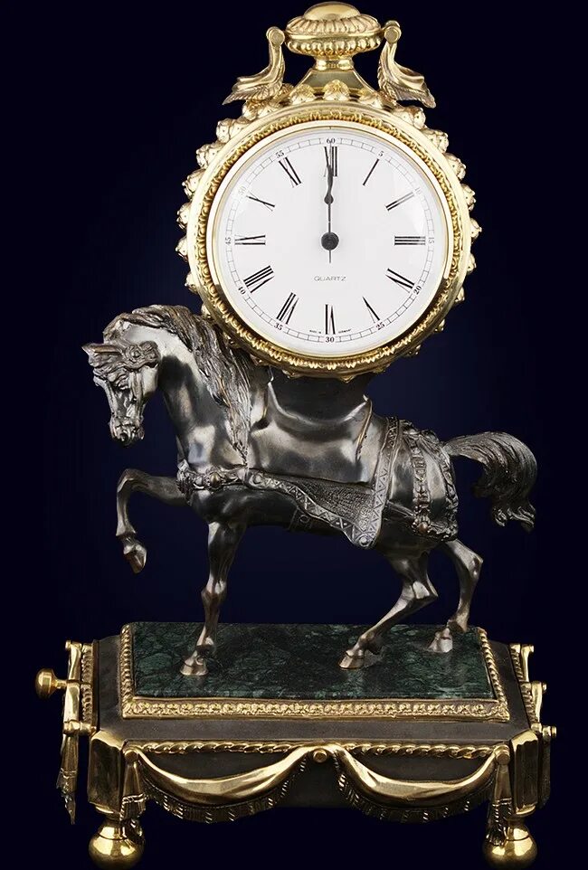 Магазин часов садовод. Каминные часы с лошадью. Лошадка сувенир с часами. Конь с часами. Антикварные подарки часы.