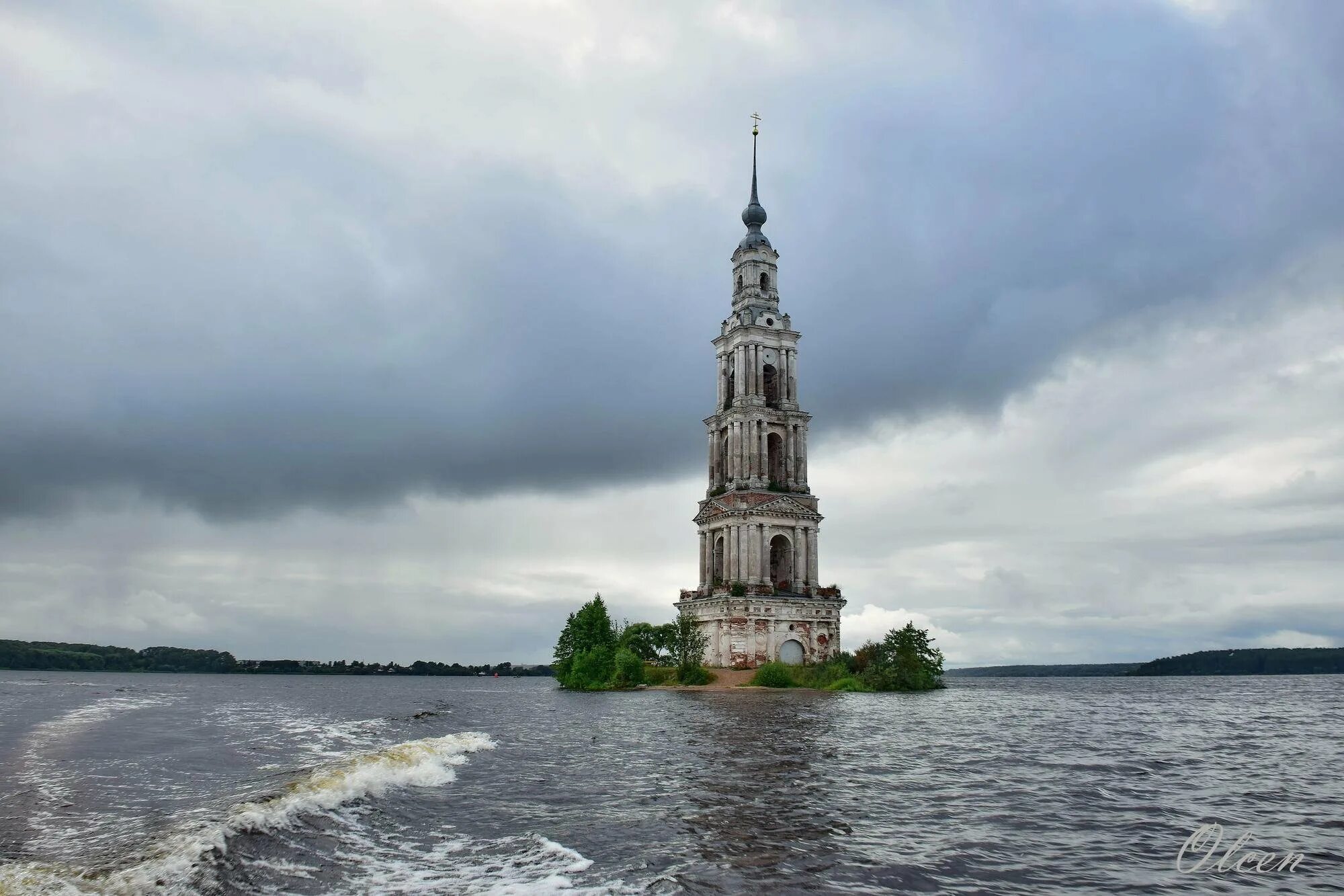 Колокольня Рыбинское водохранилище. Колокольня Никольского собора в Калязине. Затопленная колокольня в Калязине. Остров Шумаровский Рыбинское водохранилище. Места на рыбинском