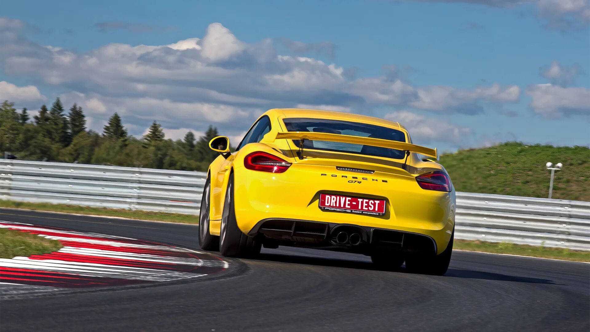 Porsche Cayman gt4. Порше gt4 вилсаком. Гоночный Porsche Cayman. Cayman gt4 track.