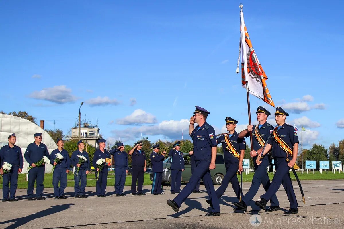 значок военно космические силы. смешанный авиационный полк. военнослужащие ввс. полк вкс. 121 тяжелый бомбардировочный авиационный полк энгельс.