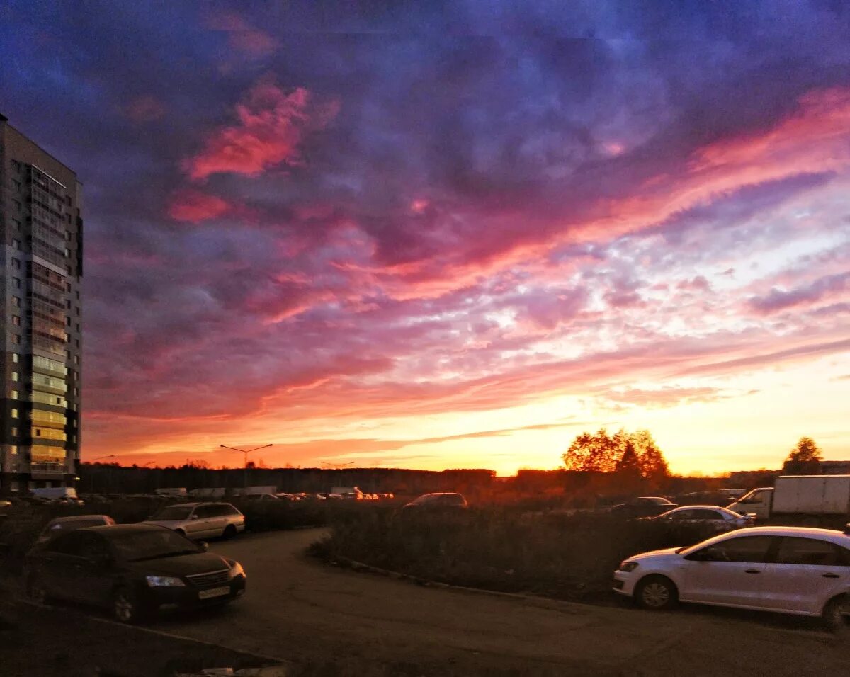 закат в городе. рассвет в городе. рассвет в екатеринбурге. закат екатеринбург 13. восход екатеринбург.