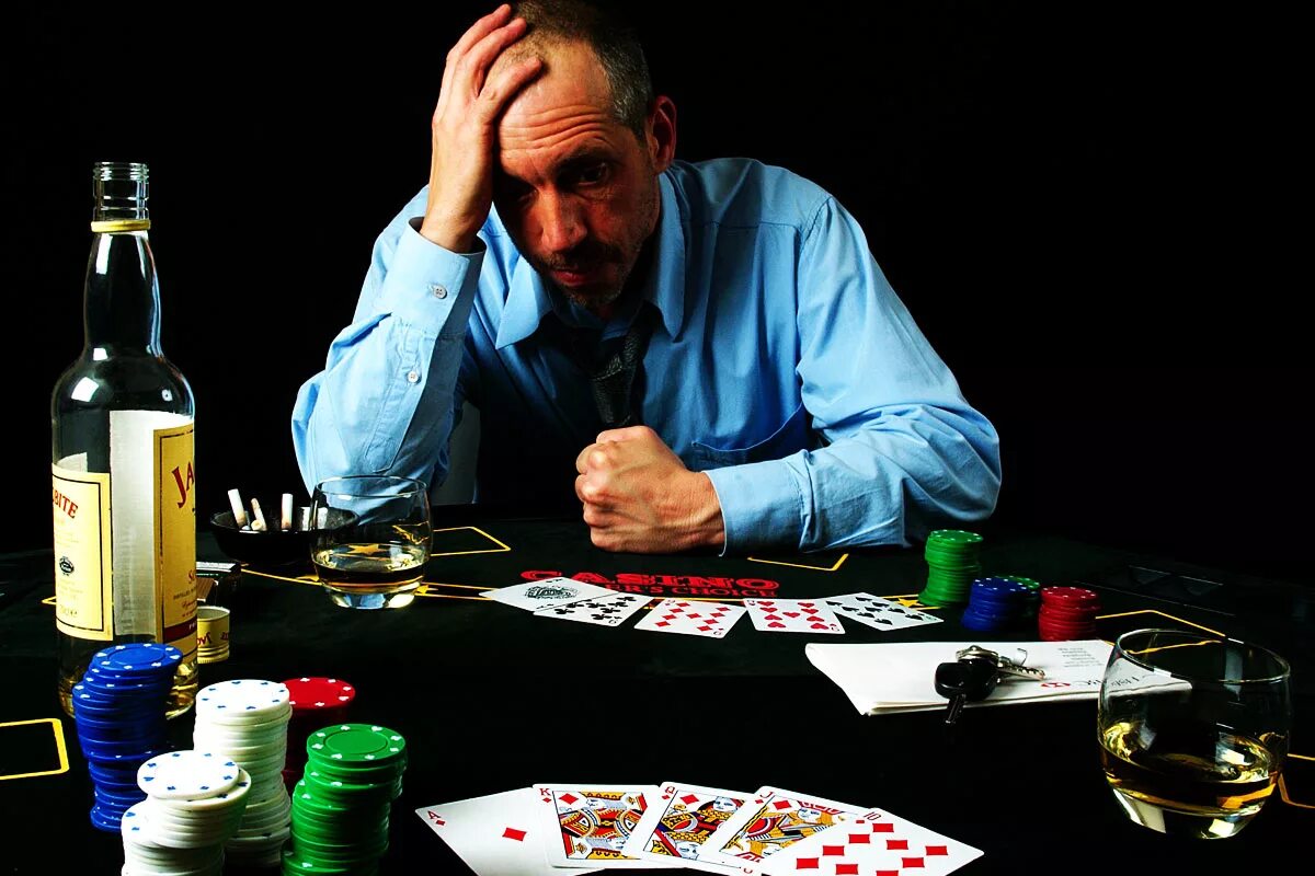 Проиграл в казино. Проигрыш в казино. Игровая зависимость казино. Азартные игры зависимость.