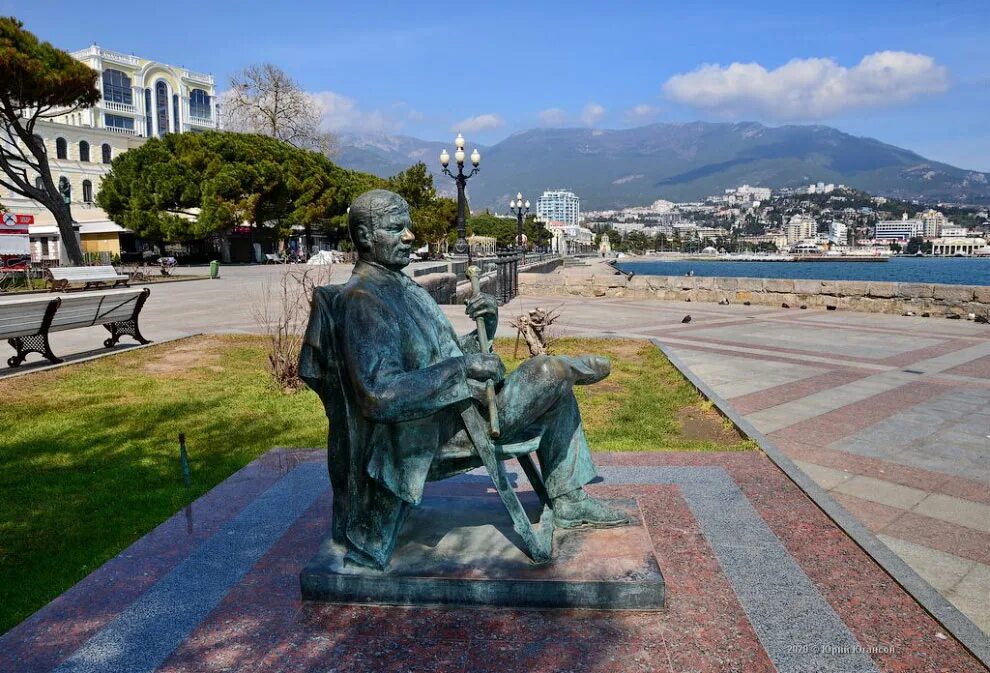 Ялтенский. Крымский город Ялта. Ялта Центральная набережная. Ялтинская набережная Крым. Ялтинская набережная в городе Ялта да.