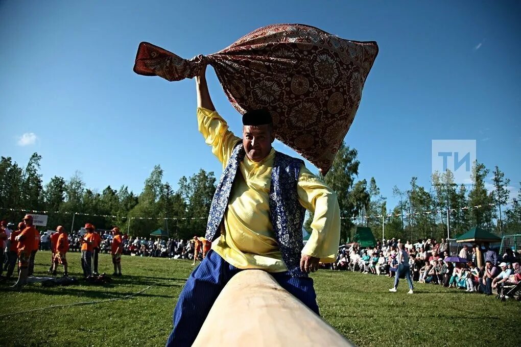 Какой бывает сабантуй. Национальный праздник татарского народа сабантуй. сабантуй татар информ. традиционные праздники татар сабантуй. татарский народный праздник сабантуй.