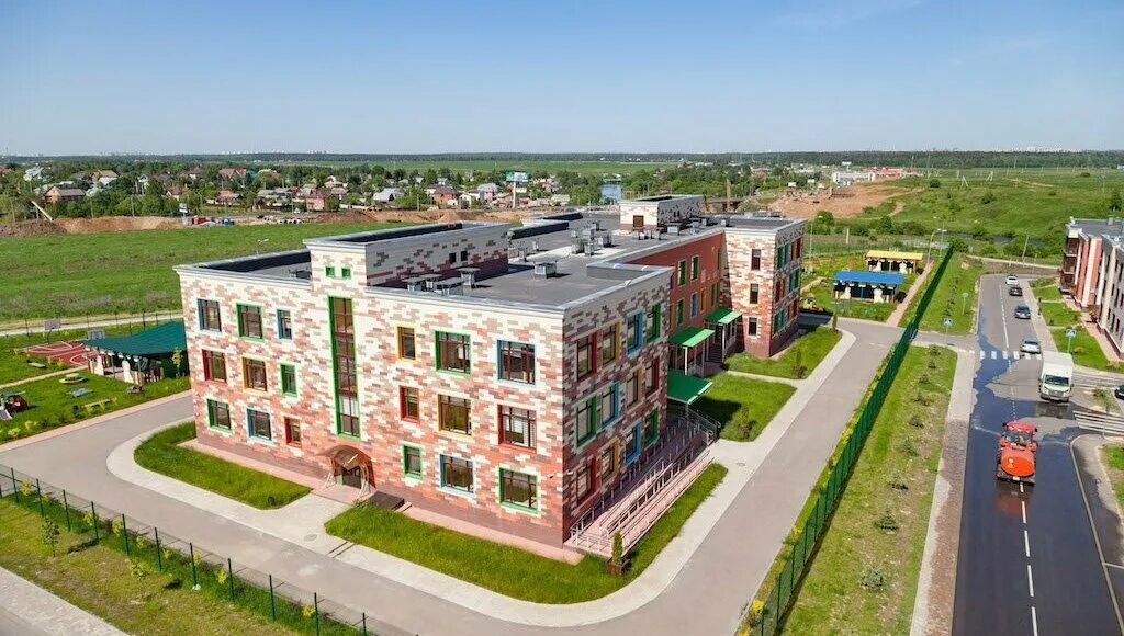 Ватутинки коттеджный поселок. Ватутинки (посёлок). Новые ватутинки москва. Москва десеновское поселение. Жк ватутинки южный квартал.