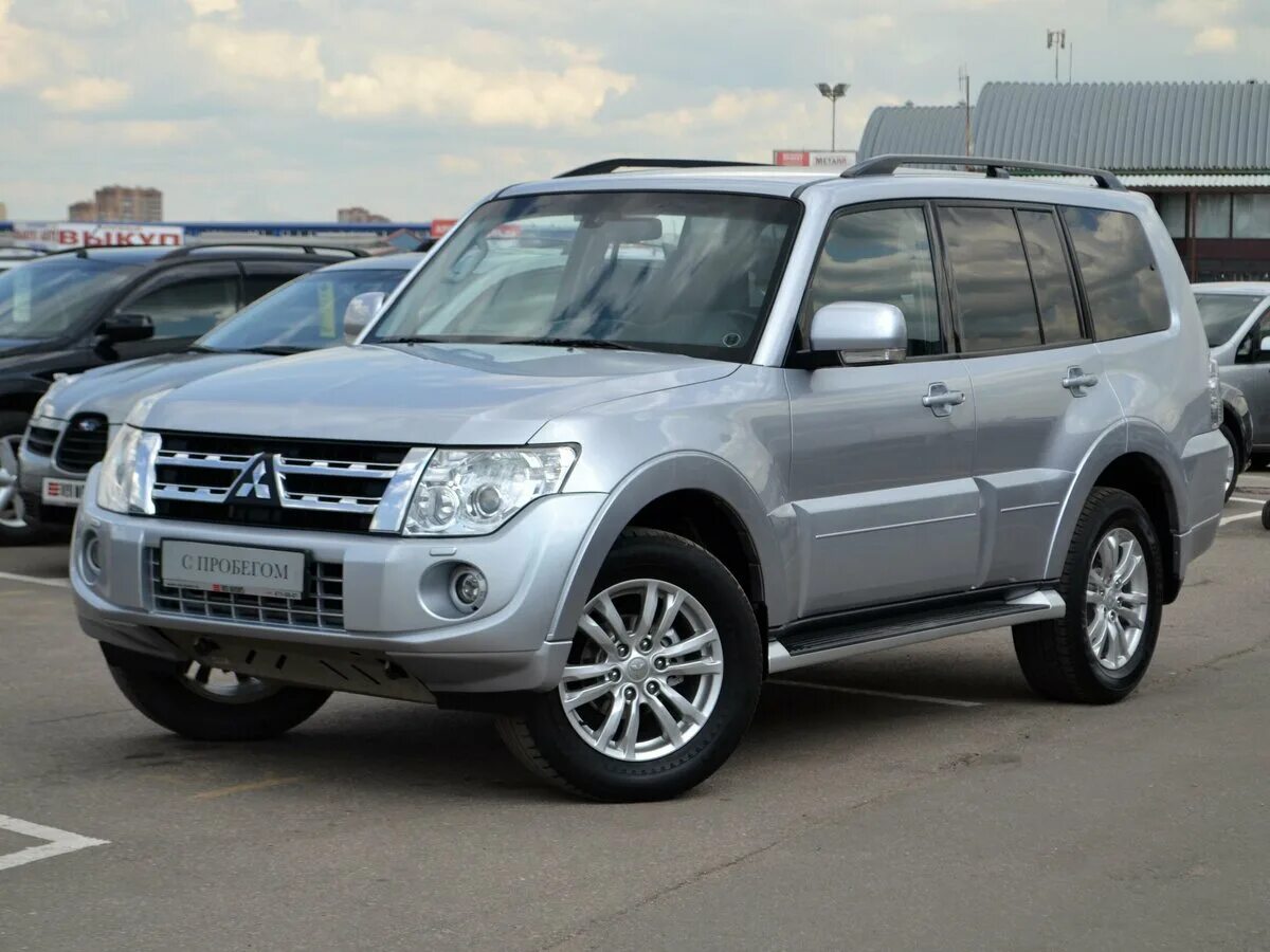 Купить мицубиси паджеро бензин. Mitsubishi Pajero 2011. Мицубиси Паджеро 4 2011. Митсубиси Паджеро 4 2011 года. Mitsubishi Pajero, 2011 года.