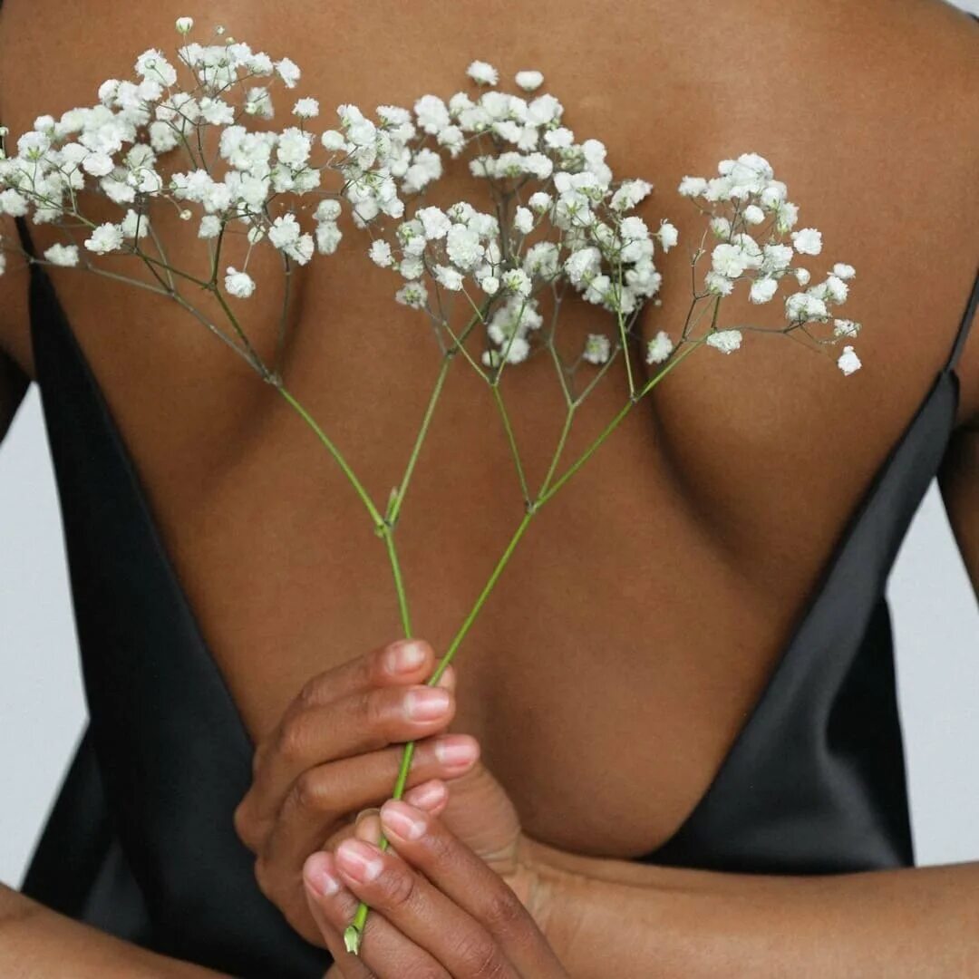 Чистим спину. Чистка спины у косметолога. Механическая чистка спины. Чистим спину. Чистим спину.