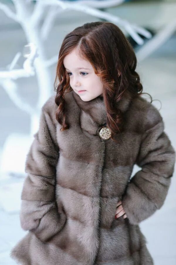 детские шубы. детская шуба. малыш в шубе. шуба детская. детские меховые шубки.