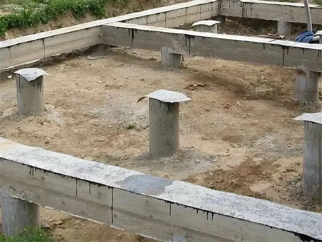 Залить сваю фундамента