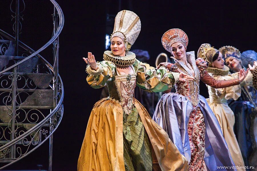 театр оперетты москва отзывы. московский театр оперетты граф орлов. театр оперетты москва отзывы. кандид оперетта. московский театр оперетты королева чардаша в ролях.