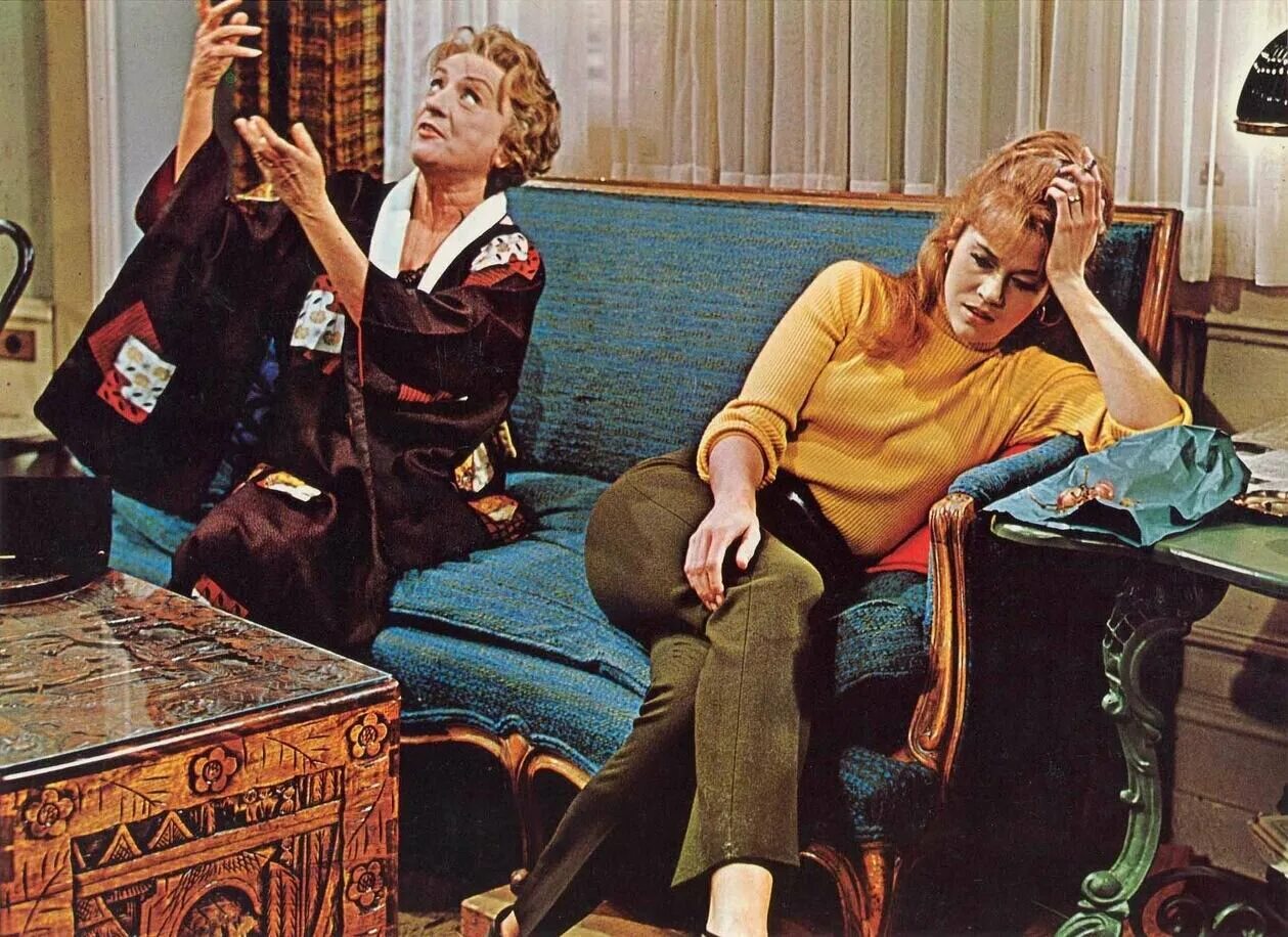 босиком по слизнякам фильм. султан хажироко фильмы. режиссер босиком. по небу босиком 2015. роберт редфорд и джейн фонда.