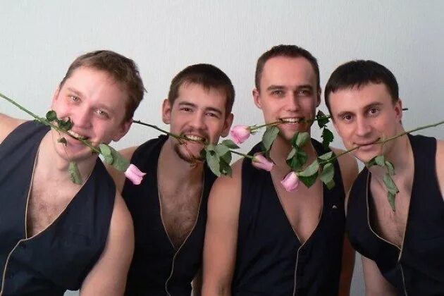 Мужчина в костюме с розой. Мужчина восьмерка. Мужчина восьмерка. Мужчина восьмерка. Мужчина восьмерка.