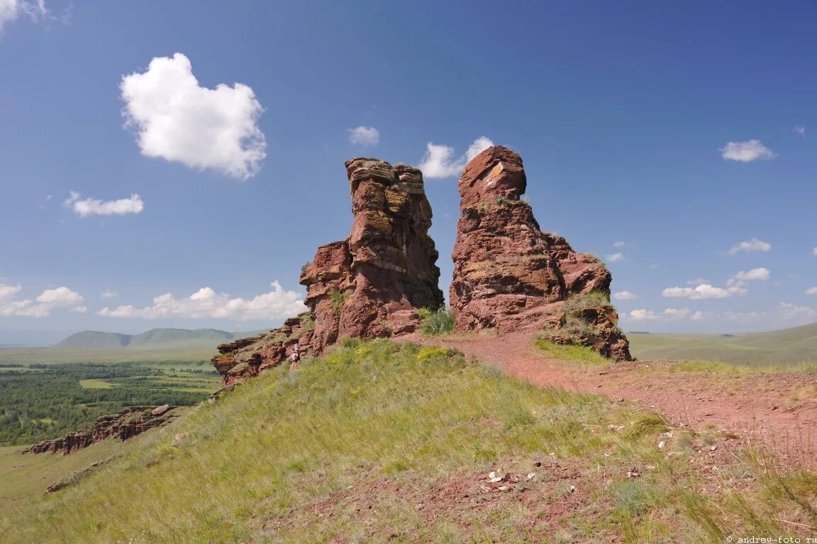 чалыма хакасия. часов хакасия. древняя обсерватория в хакасии сундуки. хакасская национальная одежда. часов хакасия.