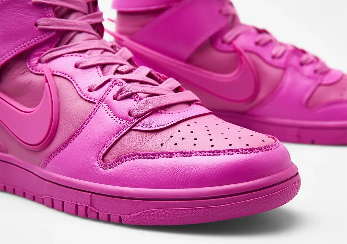 Nike dunk розовые. Nike Dunk Ambush Pink. Nike Dunk фуксия. Nike SB Dunk High Pink. Nike Dunk SB Pink.