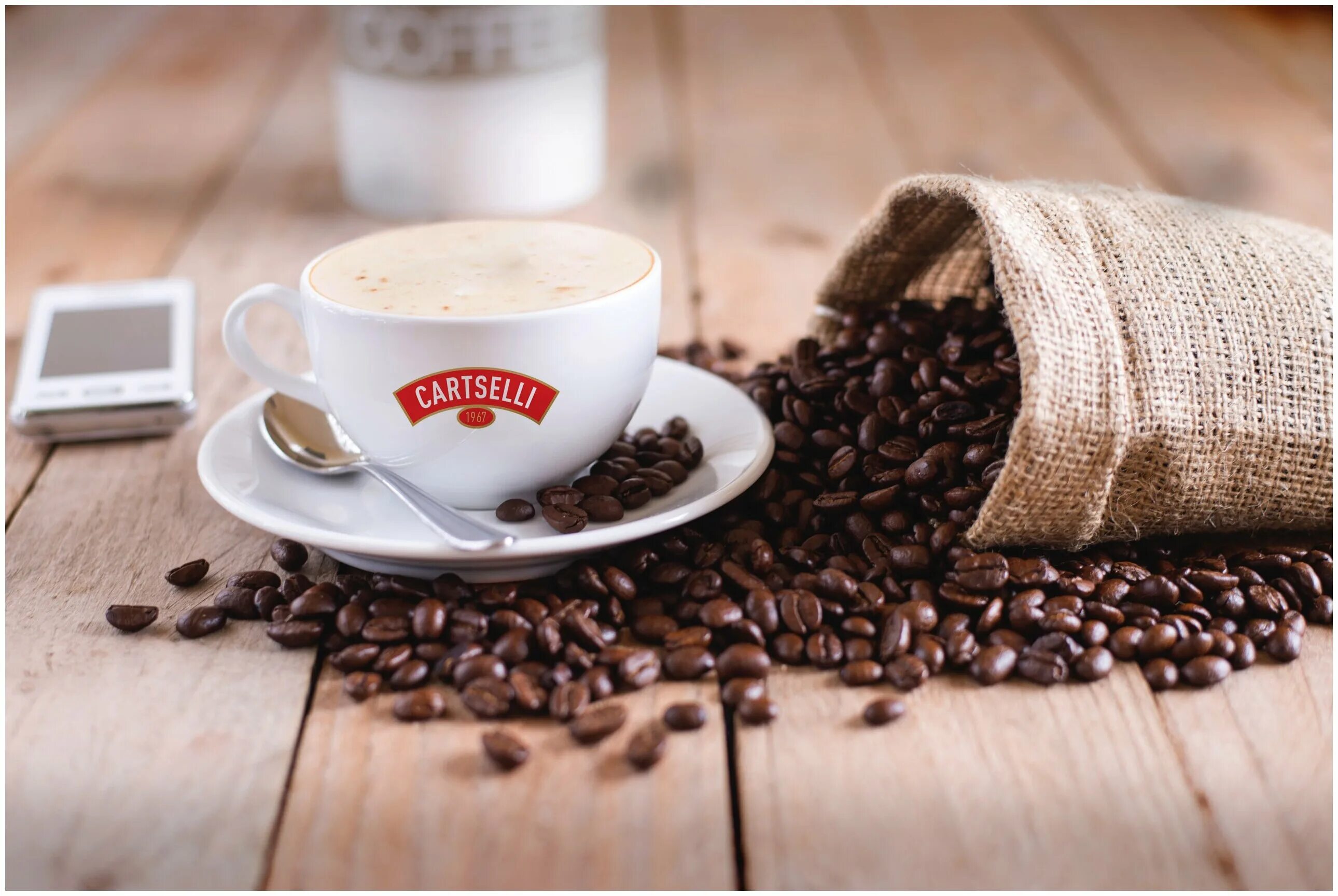 стакан для кофе. кофе latte в зернах. кофе латте арт муйвенпик. кофе в зернах для латте. греческий кофе молотый латте.