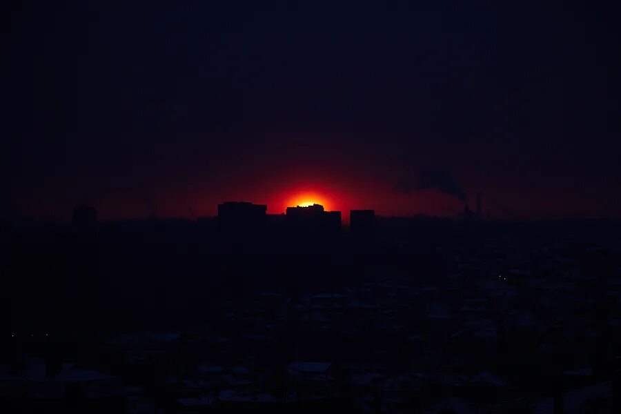 Догорел закат засыпает