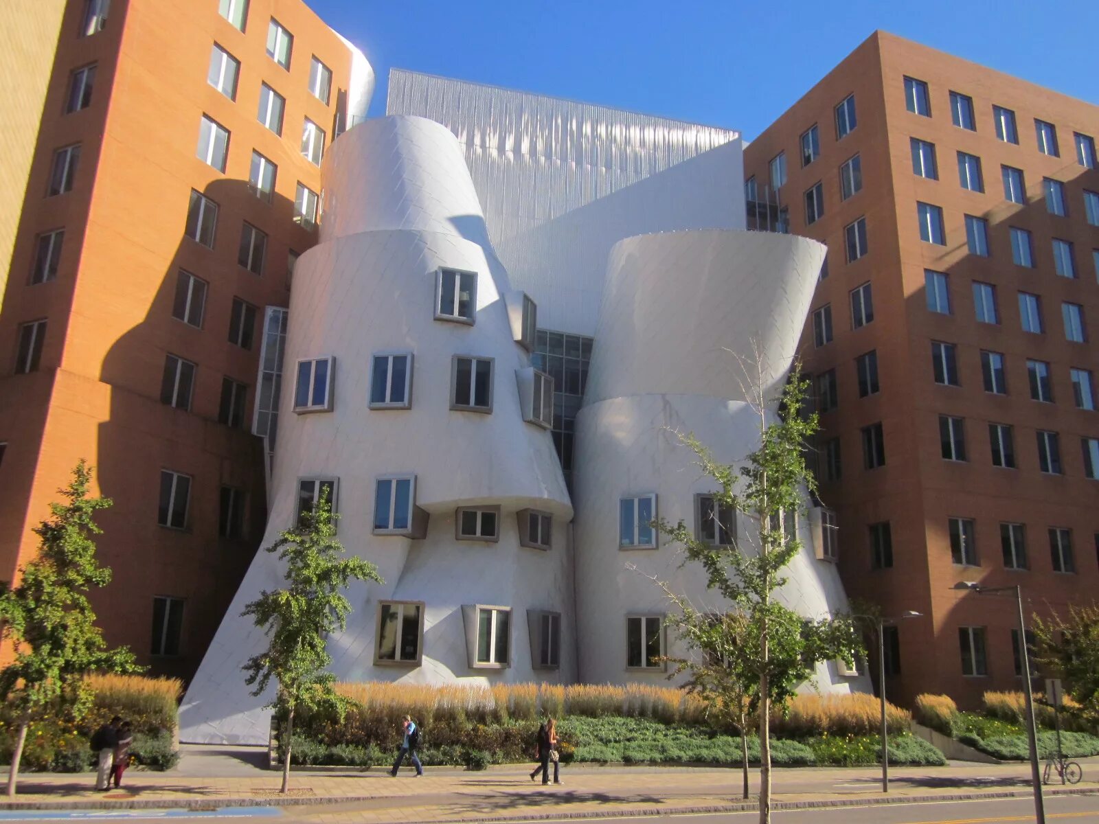 Фрэнк гери массачусетский университет. Стат центр. Деструктивизм в архитектуре 20 века. Индекс развития гражданского общества в россии. Stata center фрэнк гери.