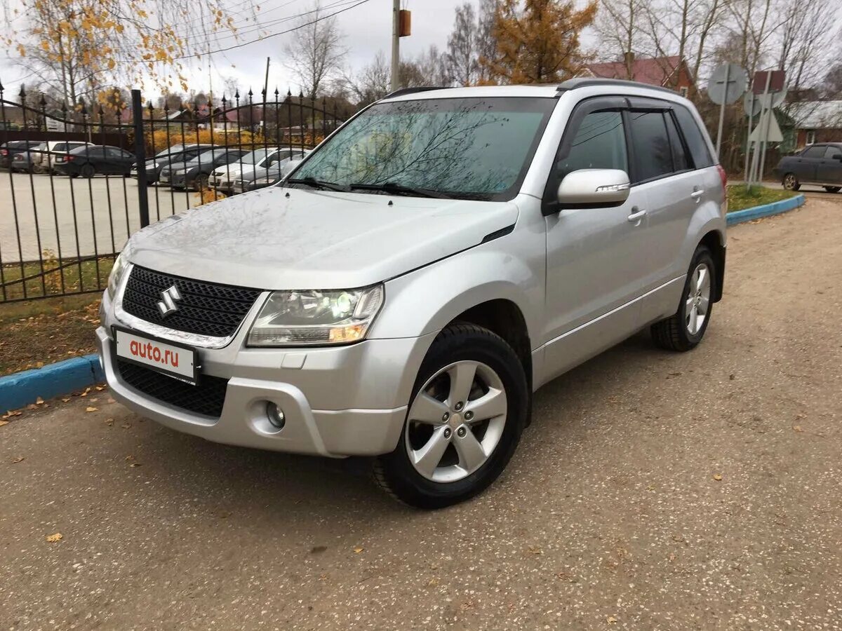 Suzuki /Grand/ Vitara 2010. Suzuki Grand Vitara серая. Сузуки Гранд Витара 2011 серый. Suzuki Grand Vitara 2 2010г.